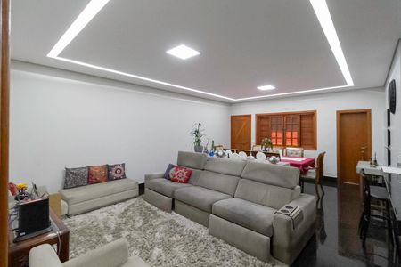 Casa à venda com 260m², 3 quartos e 2 vagasSala