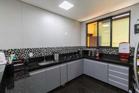 Casa à venda com 260m², 3 quartos e 2 vagasCozinha