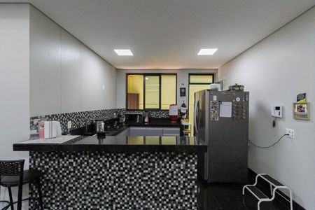 Casa à venda com 260m², 3 quartos e 2 vagasCozinha