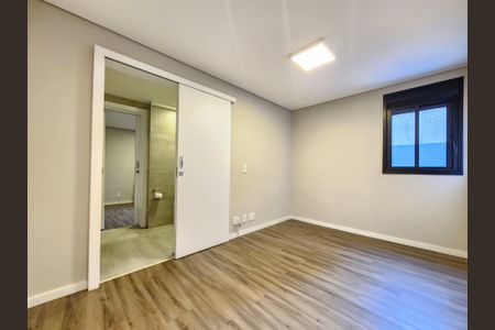 Apartamento à venda com 151m², 3 quartos e 2 vagas Apartamento à venda com 151m², 3 quartos e 2 vagasSemi Suíte 1
