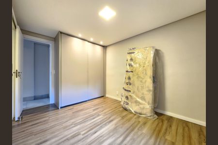 Apartamento à venda com 151m², 3 quartos e 2 vagas Apartamento à venda com 151m², 3 quartos e 2 vagasSemi Suíte 2