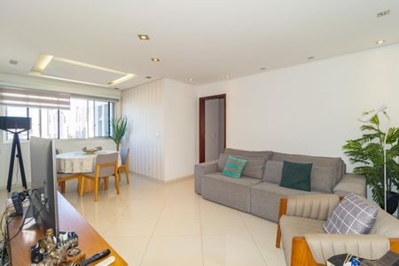 Apartamento para alugar com 101m², 3 quartos e 2 vagas Apartamento para alugar com 101m², 3 quartos e 2 vagasSala de Estar