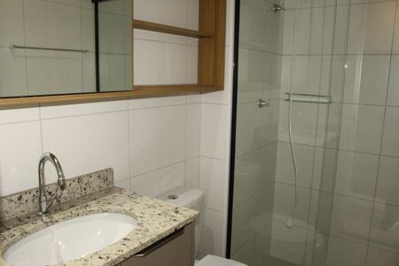 Banheiro de apartamento para alugar com 1 quarto, 21m² em República, São Paulo