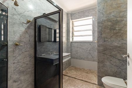 Apartamento à venda com 125m², 2 quartos e 1 vaga Apartamento à venda com 125m², 2 quartos e 1 vagaBanheiro