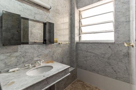 Apartamento à venda com 125m², 2 quartos e 1 vaga Apartamento à venda com 125m², 2 quartos e 1 vagaBanheiro