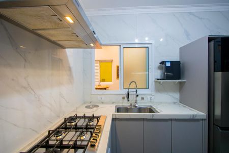 Apartamento à venda com 107m², 2 quartos e 2 vagas Apartamento à venda com 107m², 2 quartos e 2 vagasCozinha