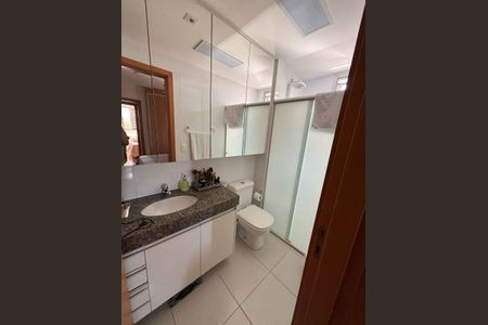 Apartamento à venda com 79m², 3 quartos e 2 vagasBanheiro da Suíte