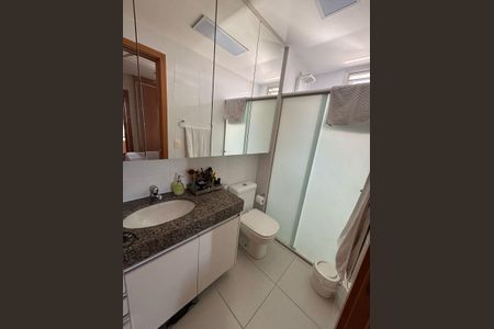 Apartamento à venda com 79m², 3 quartos e 2 vagasBanheiro da Suíte