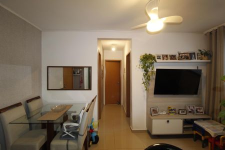Sala de apartamento para alugar com 2 quartos, 47m² em Parque Santa Fé, Porto Alegre