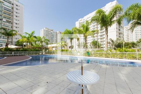 Apartamento à venda com 74m², 3 quartos e 1 vagaÁrea comum - Piscina