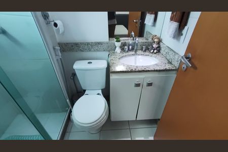 Apartamento à venda com 74m², 3 quartos e 1 vagaBanheiro da Suíte
