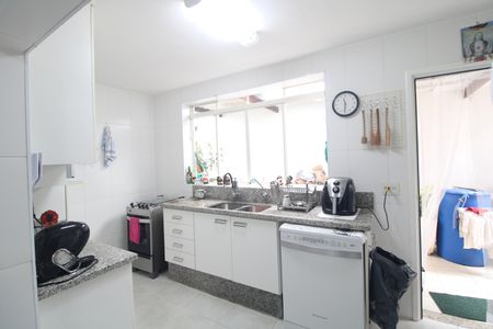 Casa à venda com 212m², 5 quartos e 4 vagasCozinha