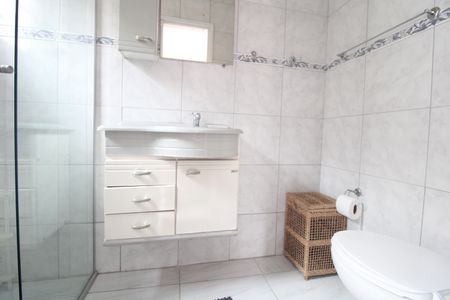 Casa à venda com 212m², 5 quartos e 4 vagasBanheiro da Suíte 2