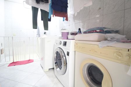 Casa à venda com 212m², 5 quartos e 4 vagasÁrea de Serviço