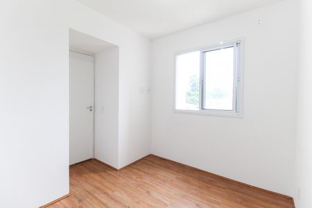 Quarto 1 de apartamento para alugar com 2 quartos, 33m² em Vila Carmosina, São Paulo
