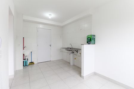 Sala de apartamento para alugar com 2 quartos, 33m² em Vila Carmosina, São Paulo
