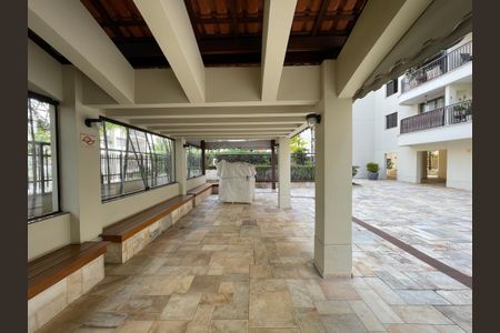 Apartamento à venda com 120m², 3 quartos e 3 vagas Apartamento à venda com 120m², 3 quartos e 3 vagasÁrea comum - Churrasqueira