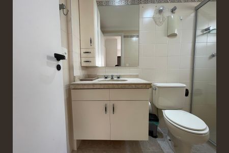 Apartamento à venda com 120m², 3 quartos e 3 vagas Apartamento à venda com 120m², 3 quartos e 3 vagasBanheiro do Quarto 2