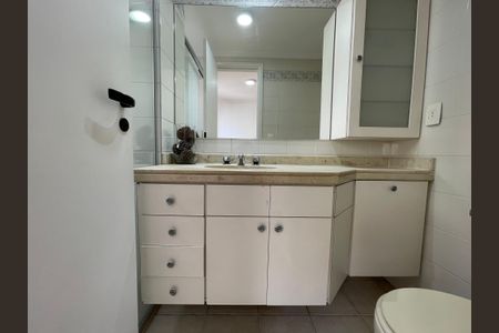 Apartamento à venda com 120m², 3 quartos e 3 vagas Apartamento à venda com 120m², 3 quartos e 3 vagasBanheiro do Quarto 3
