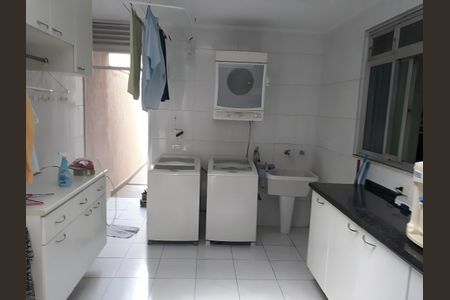 Casa para alugar com 5 quartos, 379m² em Campo Belo, São Paulo