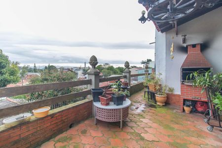 Casa à venda com 412m², 2 quartos e 4 vagasTerraço