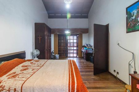 Casa à venda com 412m², 2 quartos e 4 vagasSuíte