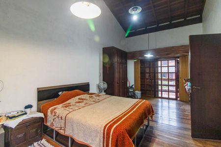 Casa à venda com 412m², 2 quartos e 4 vagasSuíte