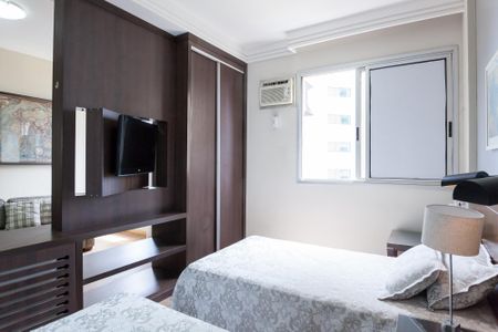 Studio à venda com 32m², 1 quarto e 1 vaga Studio à venda com 32m², 1 quarto e 1 vagaStudio