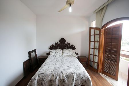 Casa para alugar com 318m², 5 quartos e 2 vagasQuarto  Suíte 4