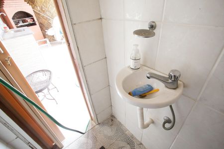 Casa para alugar com 318m², 5 quartos e 2 vagasBanheiro da Churrasqueira