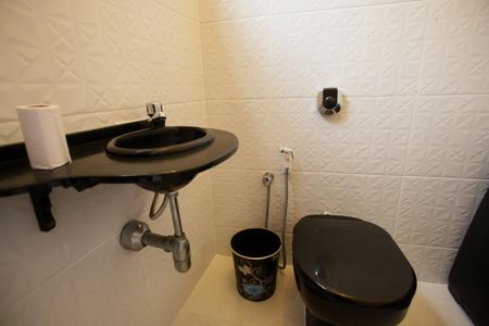 Casa para alugar com 318m², 5 quartos e 2 vagasLavabo