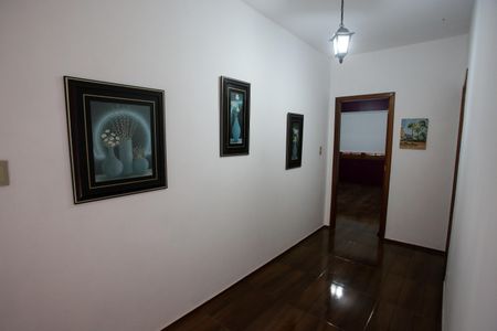 Casa para alugar com 318m², 5 quartos e 2 vagasCorredor