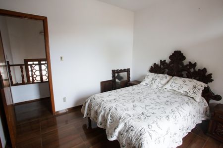 Casa para alugar com 318m², 5 quartos e 2 vagasQuarto  Suíte 4