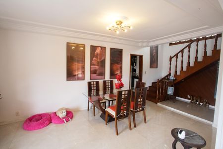 Casa para alugar com 318m², 5 quartos e 2 vagasSala de jantar