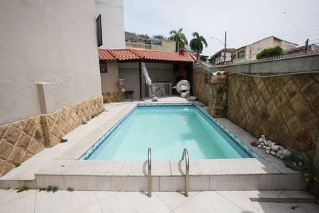 Casa para alugar com 318m², 5 quartos e 2 vagasPiscina