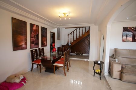 Casa para alugar com 318m², 5 quartos e 2 vagasSala de jantar