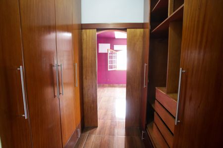 Casa para alugar com 318m², 5 quartos e 2 vagasCloset da Suíte 2