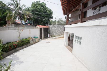 Casa para alugar com 318m², 5 quartos e 2 vagasQuintal