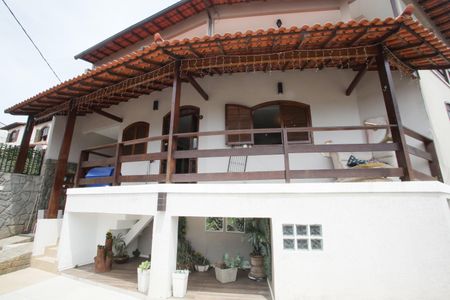 Casa para alugar com 318m², 5 quartos e 2 vagasFrente da Casa