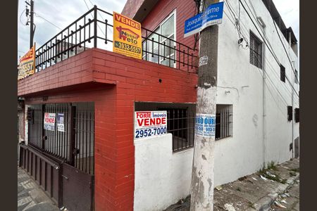 Casa para alugar com 100m², 3 quartos e 1 vaga Casa para alugar com 100m², 3 quartos e 1 vagaFachada