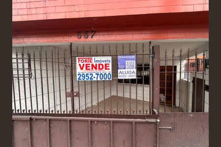 Casa para alugar com 100m², 3 quartos e 1 vaga Casa para alugar com 100m², 3 quartos e 1 vagaFachada