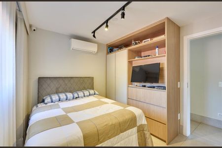 Casa à venda com 4 quartos, 300m² em Santo Amaro, São Paulo