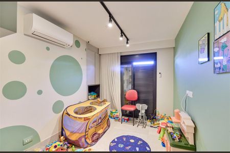 Casa à venda com 4 quartos, 300m² em Santo Amaro, São Paulo