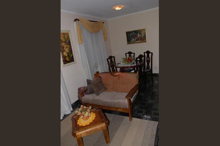 Casa à venda com 4 quartos, 240m² em Vila Anadir, São Paulo