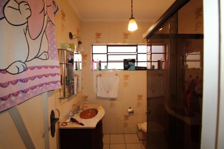 Casa à venda com 137m², 3 quartos e 2 vagasBanheiro 2