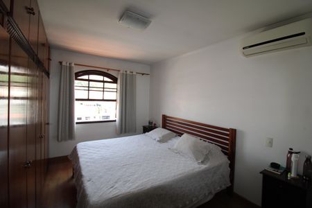 Casa à venda com 137m², 3 quartos e 2 vagasQuarto 3