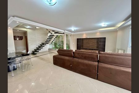 Sala de casa à venda com 4 quartos, 427m² em Vila Galvão, Guarulhos