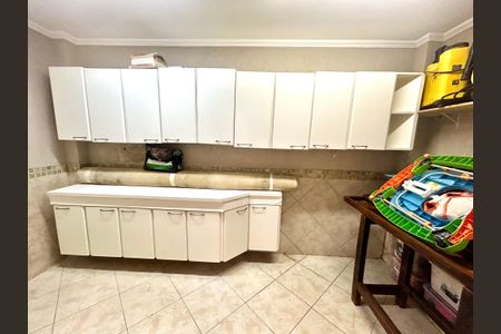 Casa à venda com 427m², 4 quartos e 5 vagas Casa à venda com 427m², 4 quartos e 5 vagasQuarto de Serviçoo