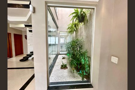 Casa à venda com 427m², 4 quartos e 5 vagas Casa à venda com 427m², 4 quartos e 5 vagasSala