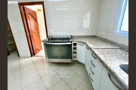 Casa à venda com 427m², 4 quartos e 5 vagas Casa à venda com 427m², 4 quartos e 5 vagasCozinha